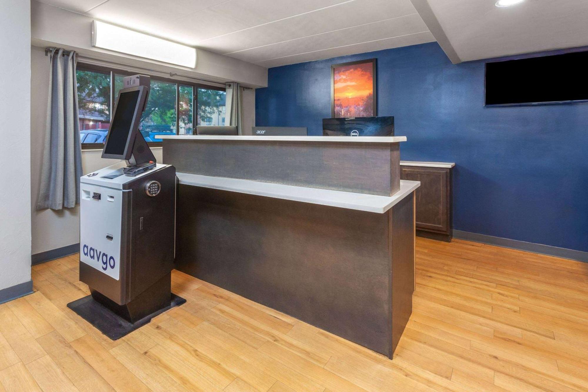 Travelodge By Wyndham Peoria Exterior foto